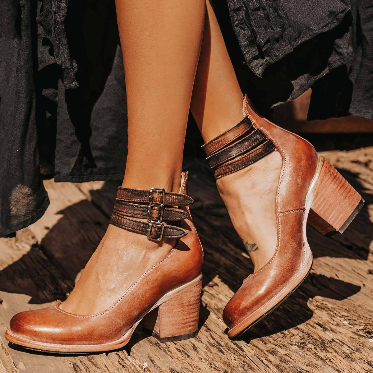 Arezzo - Tacones de Piel con Triple Hebilla