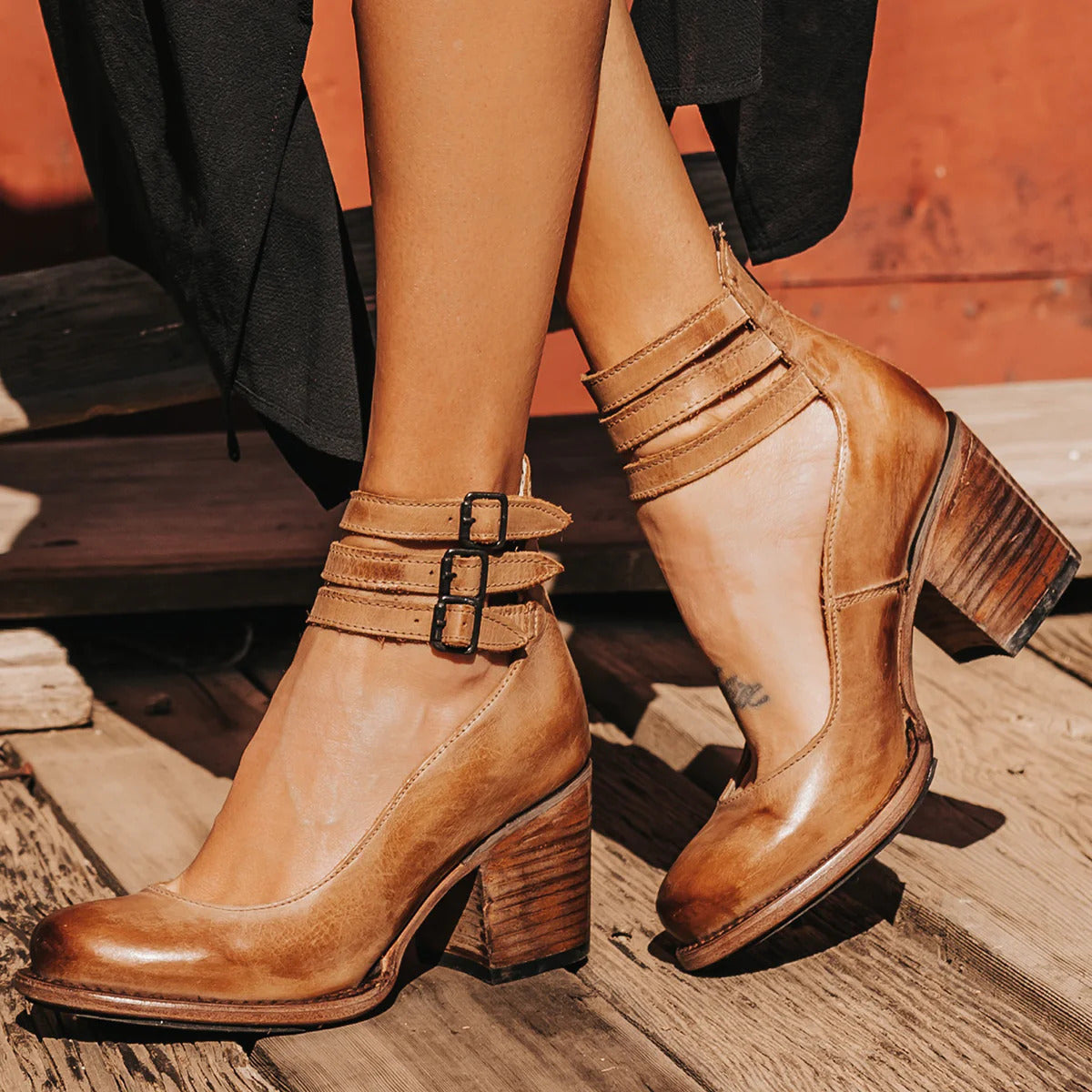 Arezzo - Tacones de Piel con Triple Hebilla