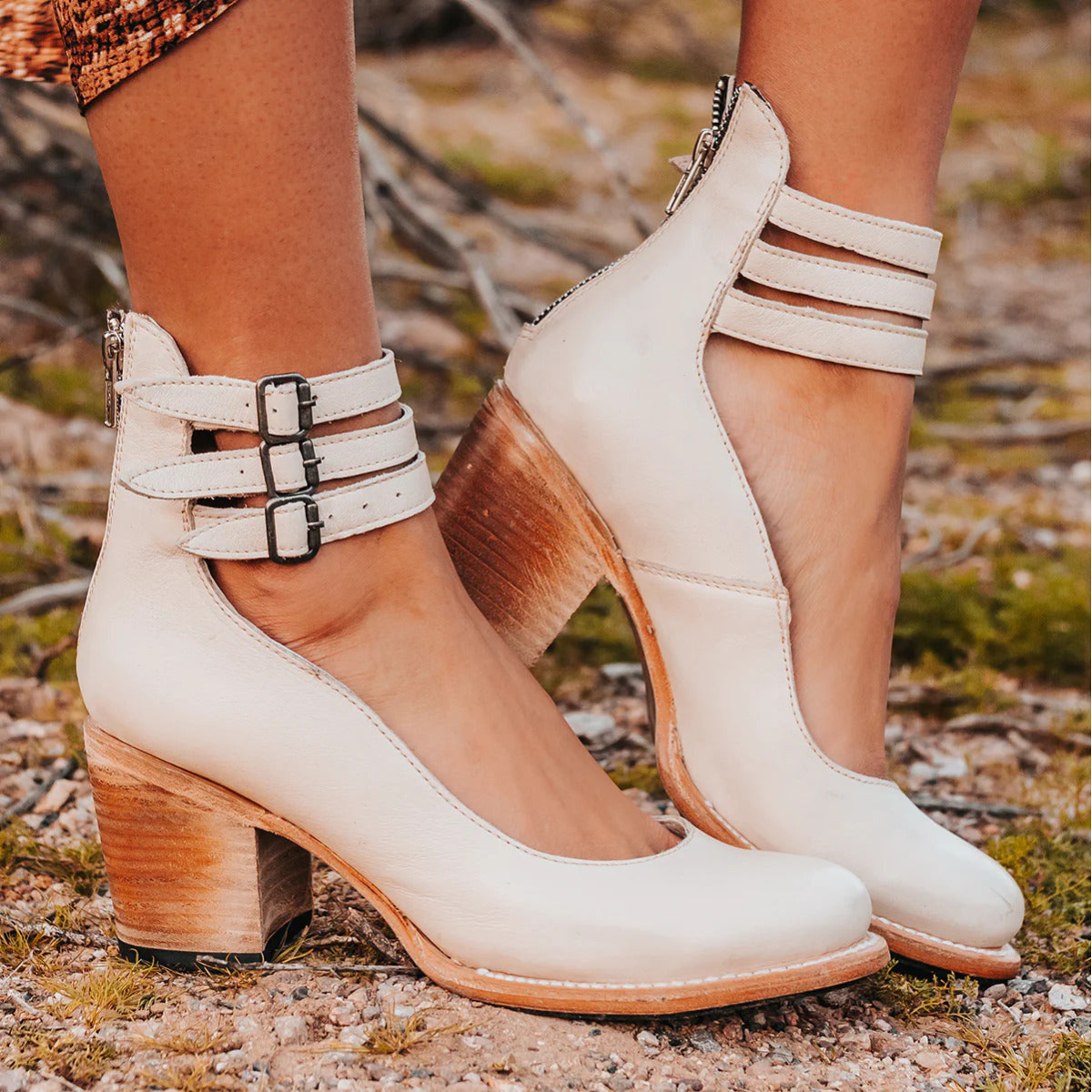 Arezzo - Tacones de Piel con Triple Hebilla