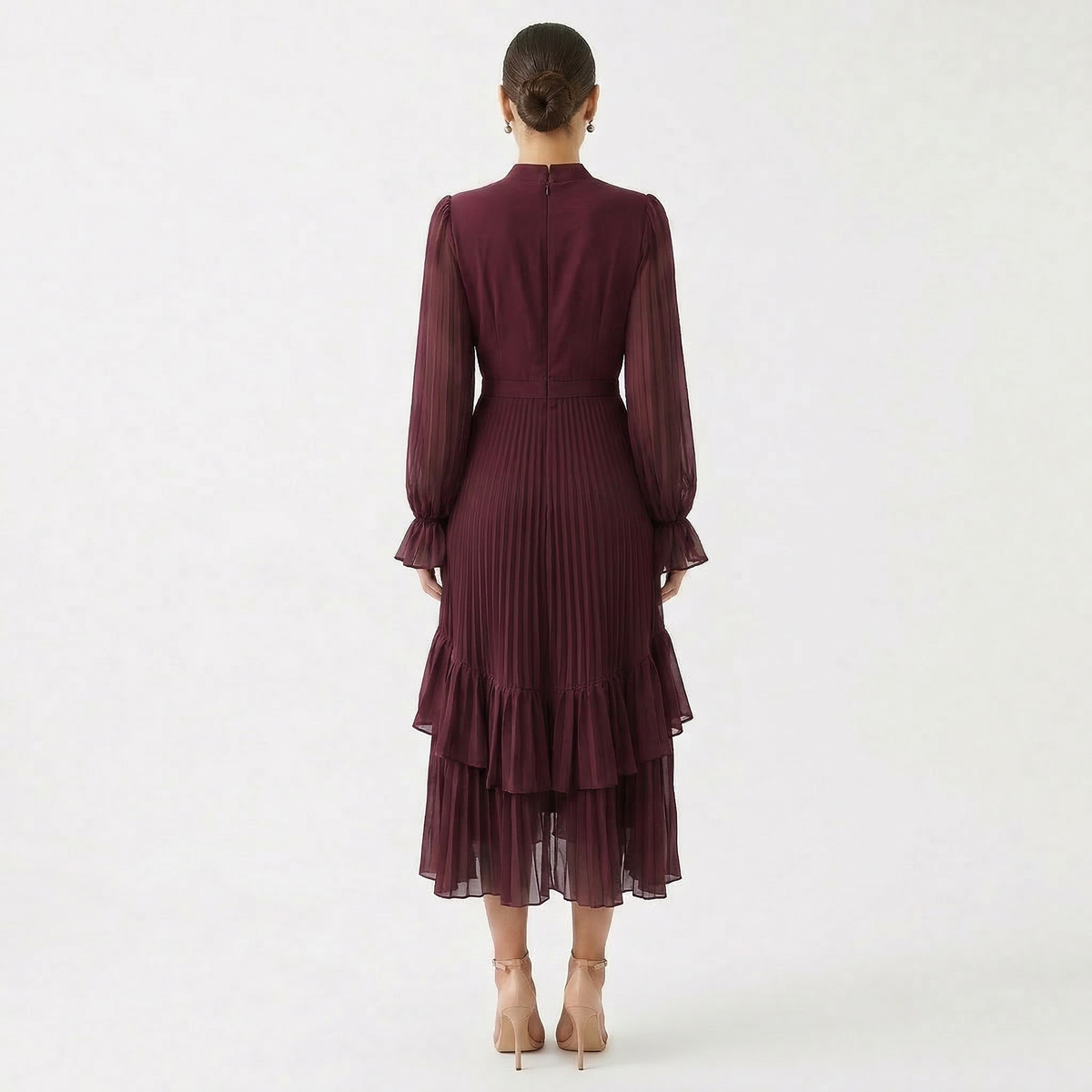Lucca - Vestido Plisado con Mangas Fluidas y Volantes Asimétricos