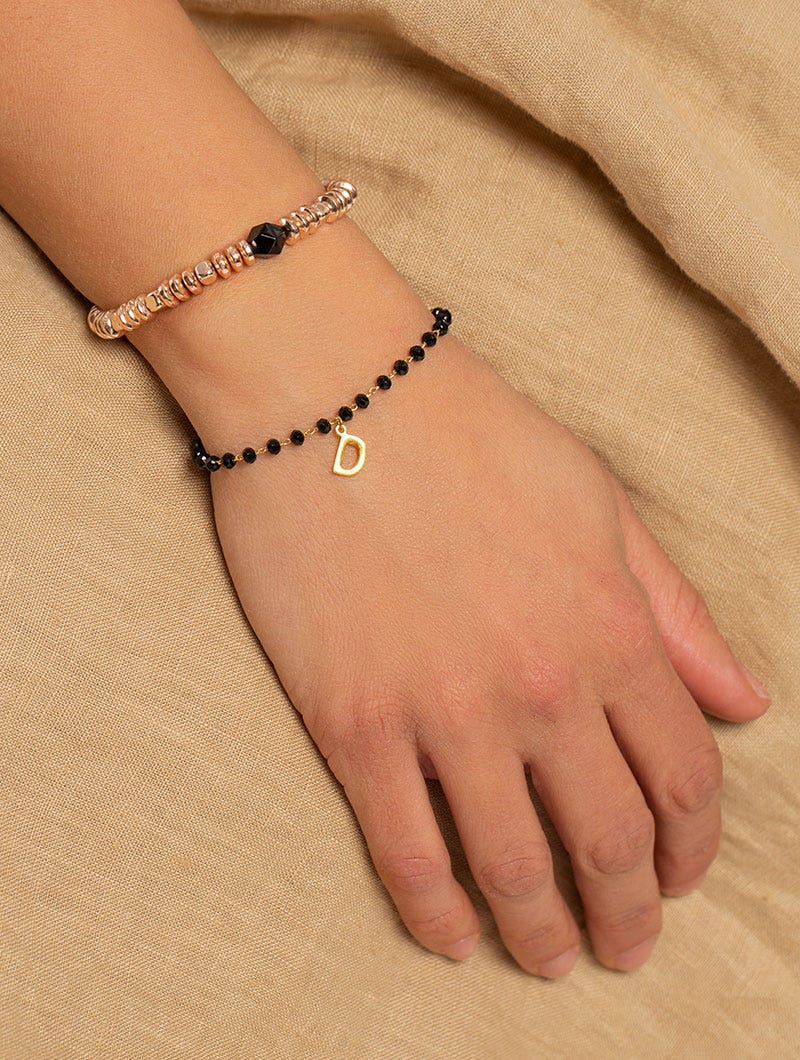 Iseo - Pulsera de Letra Personalizada en Negro y Oro