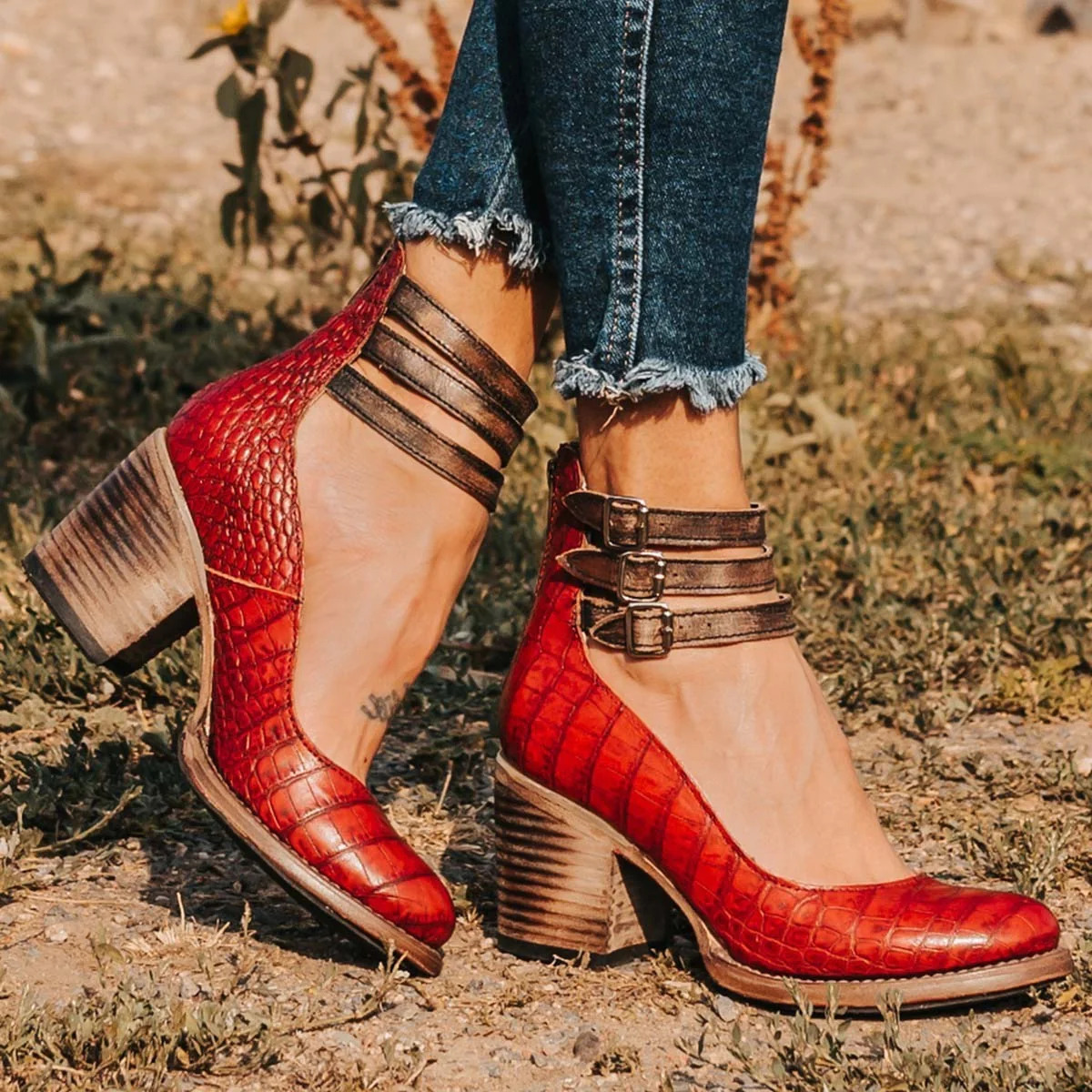 Arezzo - Tacones de Piel con Triple Hebilla