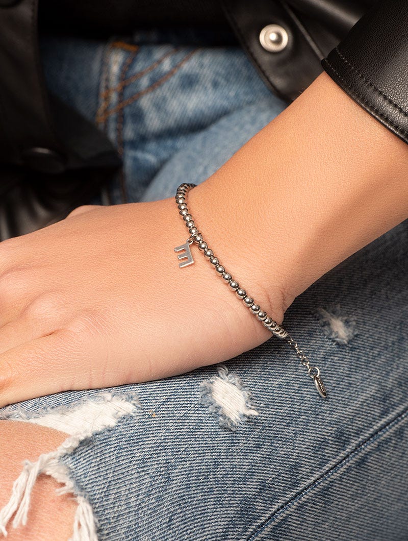 Orta - Pulsera de Letra Personalizada en Plata